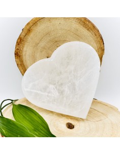Taza de selenita en forma de corazón para purificación energética y elevación espiritual