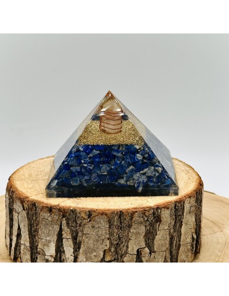 Pirâmide de lápis lazuli orgonite para clareza mental, verdade interior e proteção energética