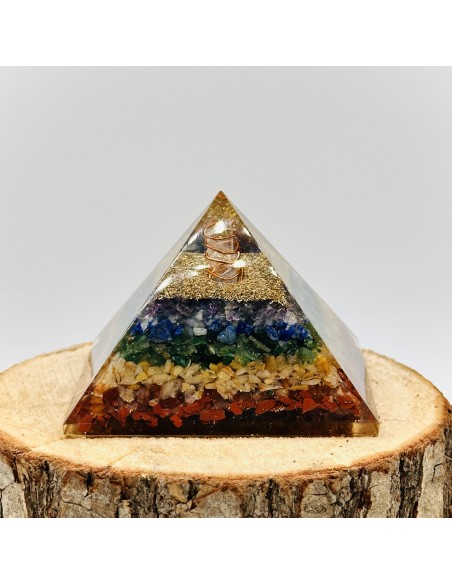 Pirâmide 7 chakras orgonite 7 cm cristal natural