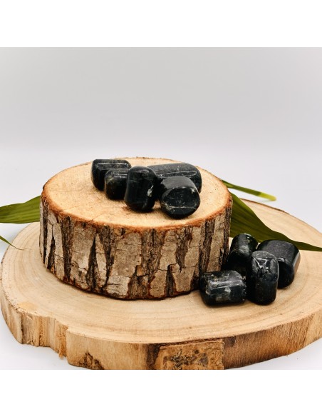 Nuummite rolada 2 a 3 cm pedra natural de proteção