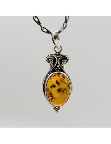 Colgante de ámbar en plata para vitalidad, protección energética y equilibrio emocional diario.