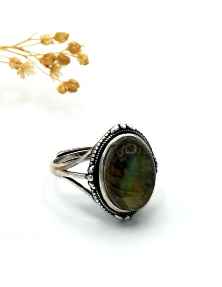Anel de labradorite ajustável em prata de lei que ativa intuição profunda e promove proteção luminosa do campo energético