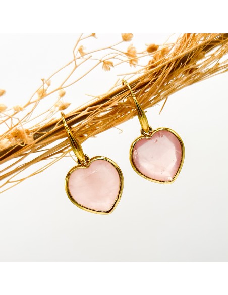 Pendientes de cuarzo rosa en forma de corazón para amor propio, sanación emocional y equilibrio del chakra cardíaco.