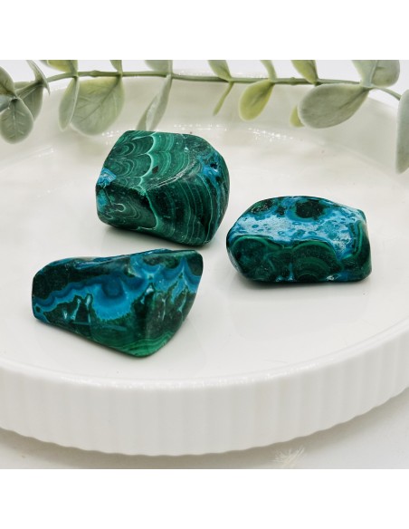 Malaquita con crisocola rodada para sanación emocional, equilibrio del corazón y expresión consciente