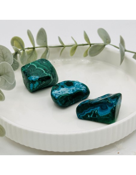 Malaquita con crisocola rodada para sanación emocional, equilibrio del corazón y expresión consciente