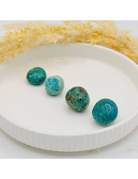 Crisocola rodada para calma, expresión auténtica y armonía emocional