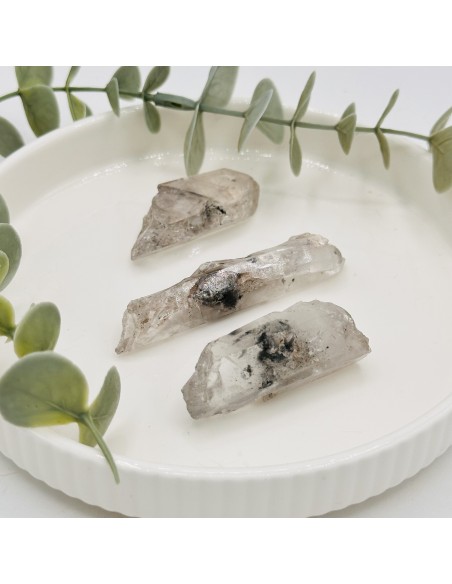 Ponta de Quartzo com Manganês — cristal natural de purificação, equilíbrio e força energética.