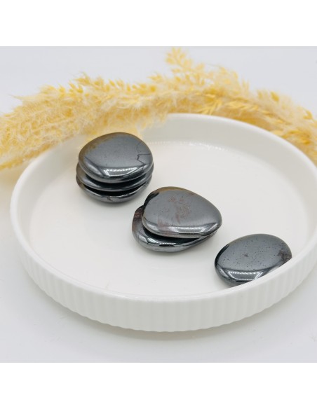 Hematite Rolada Plana — cristal natural de enraizamento, força vital e proteção energética.
