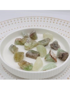Calcite verde em bruto que promove renovação emocional, cura energética e equilíbrio do coração