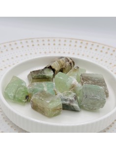 Calcita verde en bruto que aporta sanación emocional, renovación energética y equilibrio del corazón