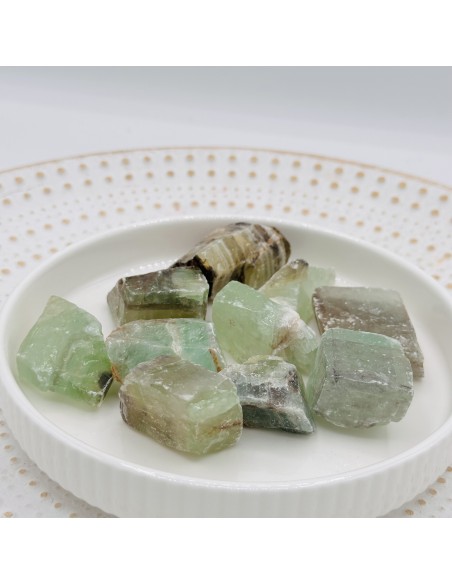 Calcita verde en bruto que aporta sanación emocional, renovación energética y equilibrio del corazón