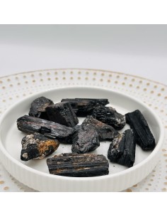 Turmalina negra em bruto para proteção energética, limpeza vibracional e enraizamento interior
