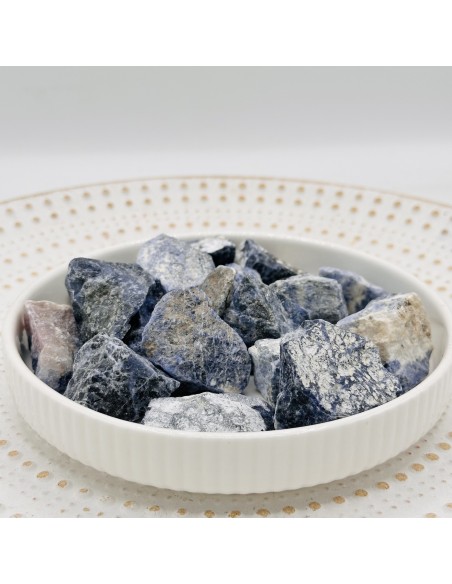 Sodalite em bruto que promove clareza mental, intuição e equilíbrio emocional