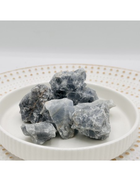 Calcite azul cristalizada que promove calma profunda, clareza intuitiva e harmonia espiritual