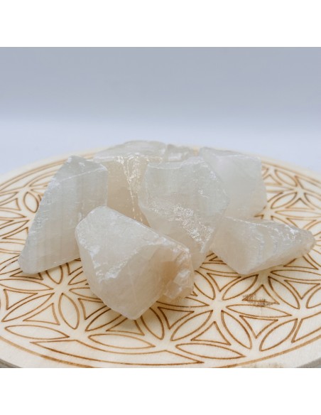 Calcite branca em bruto para clareza mental purificação energética e expansão espiritual