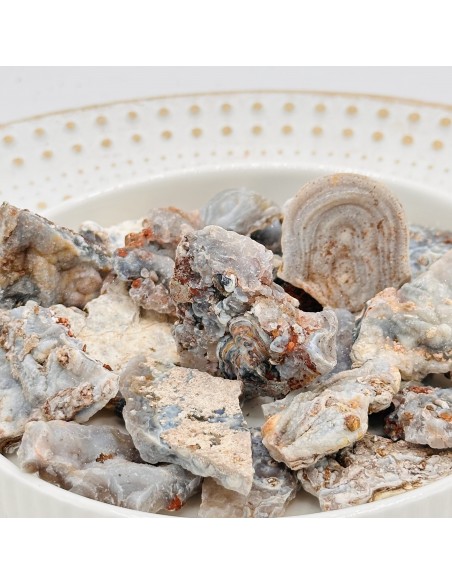 Calcedónia Cristalizada — cristal natural de serenidade, luz e conexão espiritual profunda.