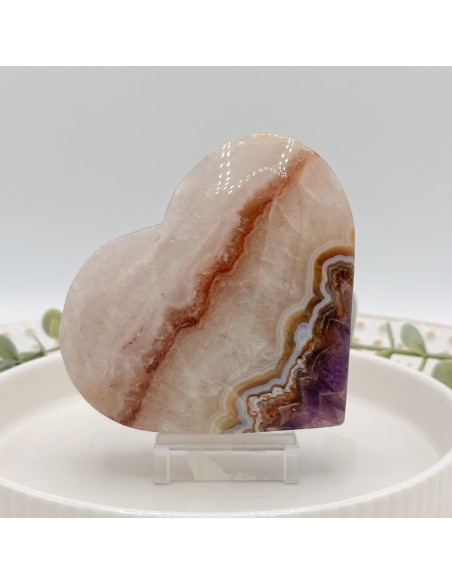 Corazón de Ágata con Amatista — cristal natural que vibra amor, equilibrio y serenidad, uniendo energía protectora y espiritual.