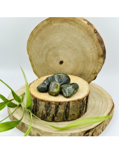 Jade Nefrita rodada para sanación emocional, protección y equilibrio interior