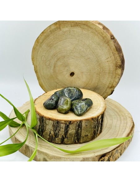 Jade Nefrita rodada para sanación emocional, protección y equilibrio interior