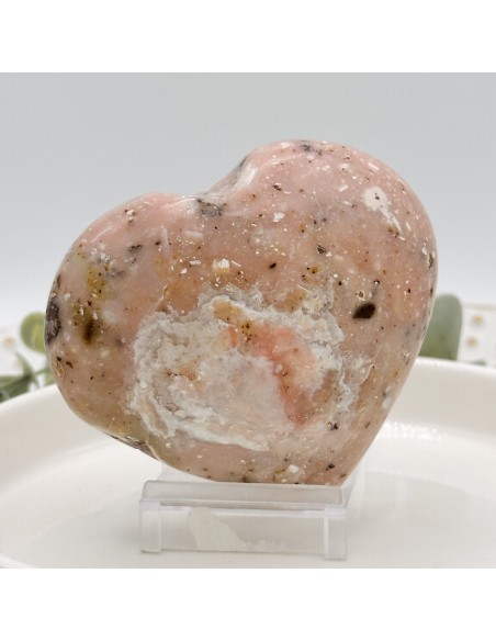 Coração de Opala Rosa — cristal de amor, serenidade e cura emocional que acalma o coração e desperta a ternura interior.