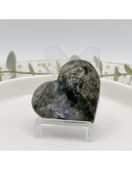 Corazón de ágata musgo de 3 a 4 cm para renovación interior, equilibrio emocional y conexión con la energía de la naturaleza.