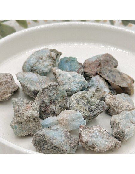 Larimar en bruto para serenidad interior, expresión amorosa y conexión con la energía divina