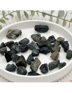 Turmalina verde en bruto para sanación del corazón, renovación energética y equilibrio emocional luminoso