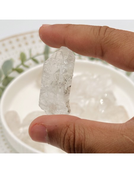 Ponta de Quartzo com Manganês — cristal natural de purificação, equilíbrio e força energética.