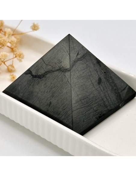 Pirâmide Shungite Polida 7x7 cm | Tenda Gaia