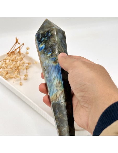Bastão de labradorite para proteção energética, ativação da intuição e expansão consciente da perceção interior