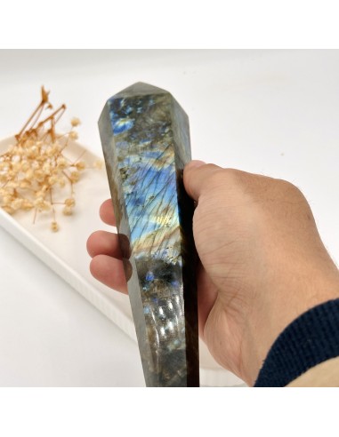 Bastón de labradorita para protección energética, activación de la intuición y expansión consciente de la percepción interior