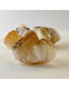 uartzo com calcedónia natural de 5 a 7 cm. Cristal para meditação, equilíbrio emocional e desbloqueio do chakra da garganta.