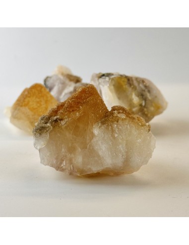 Cuarzo con calcedonia para equilibrio emocional, serenidad interior y claridad espiritual consciente