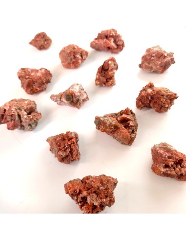 Gipsita roja en bruto para enraizamiento profundo, vitalidad energética y soporte emocional estable.