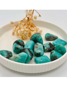 Amazonite rolada de 2 a 3 cm para equilíbrio emocional, expressão da verdade interior e comunicação consciente.