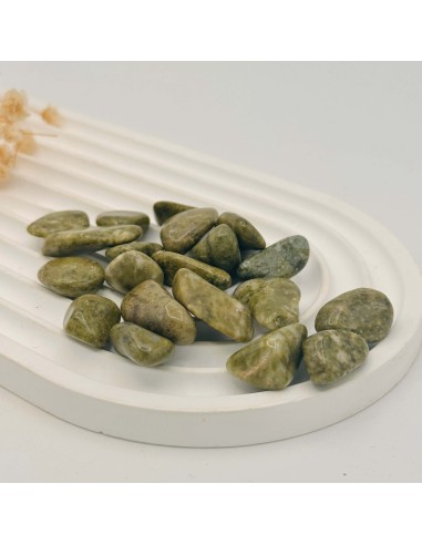 Epidota rodada para renovación interior, expansión vibracional y fortalecimiento energético