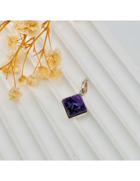 Pendente de charoite em prata para transformação interior, elevação espiritual e clareza consciente