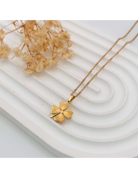 Colar Elsa trevo da sorte em aço inoxidável amuleto