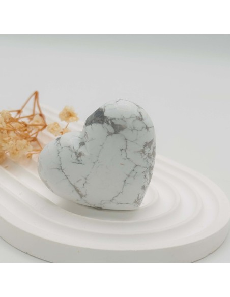 Corazón de howlita de 5 a 6 cm, cristal para la serenidad mental, la paz interior y la armonía emocional.