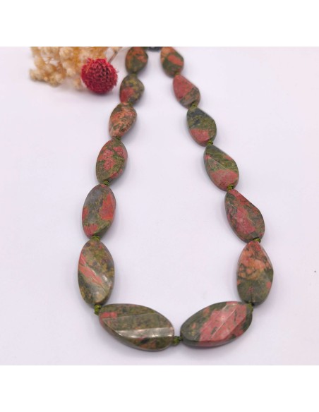 Collar de unakita oval para sanación emocional, equilibrio del corazón y enraizamiento consciente