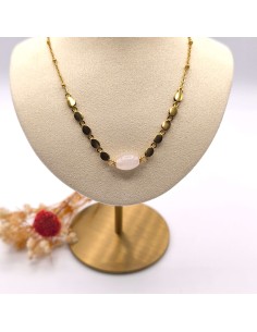 Collar de cuarzo rosa en acero inoxidable que activa amor propio, sanación emocional y armonía afectiva