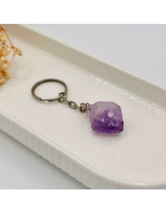 Porta chaves de ametista bruta para proteção energética diária, tranquilidade mental e elevação espiritual constante.