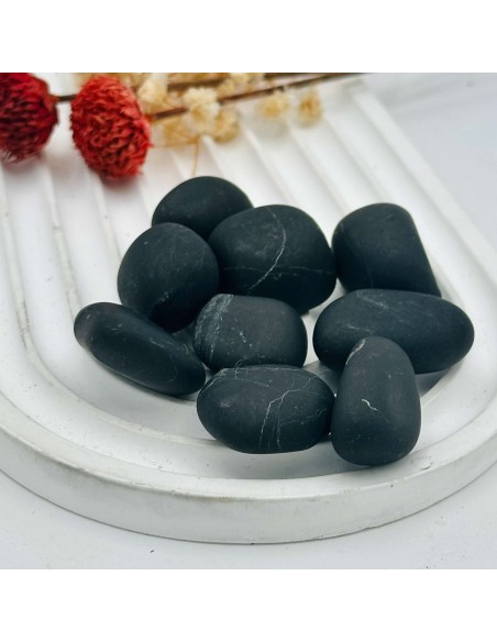 Shungit rodada no pulida para purificación energética, protección profunda y arraigo vibracional
