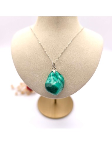 Pendiente de malaquita rodada en plata para protección energética, transformación interior y sanación emocional