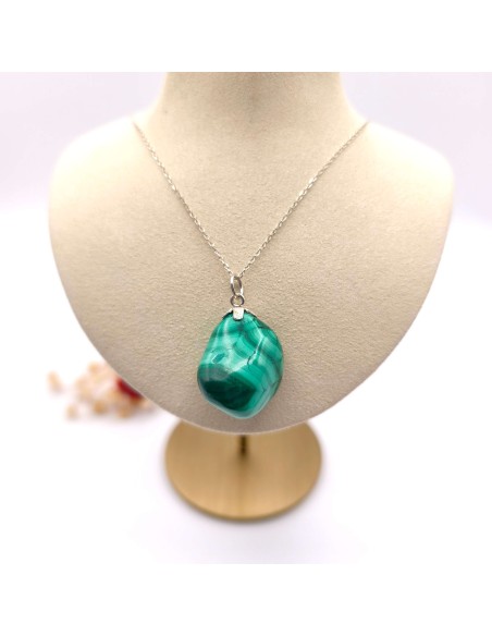 Pendente de malaquite rolado em prata para proteção energética, transformação interior e cura emocional