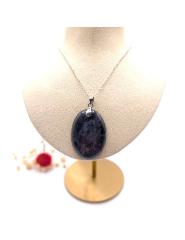 Pendente de Merlinite em aço para expansão espiritual, despertar da intuição e conexão com a sabedoria ancestral