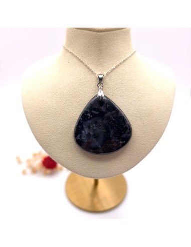 Pendente de Merlinite em aço para expansão espiritual, despertar da intuição e conexão com a sabedoria ancestral