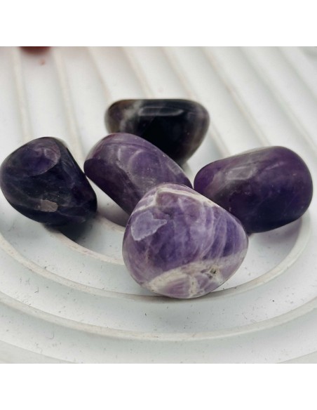 Ametista chevron rolada para clareza espiritual, alinhamento energético e fortalecimento da intuição