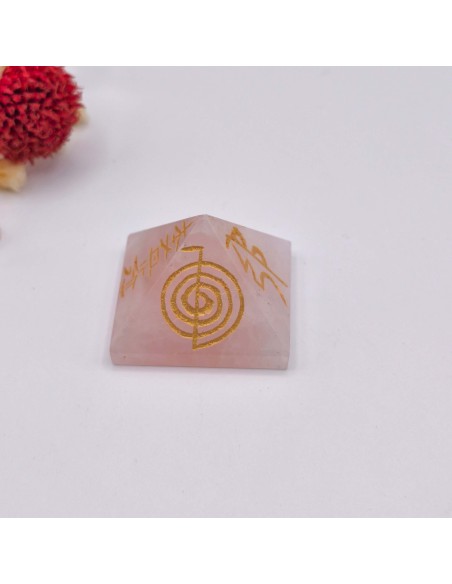 Pirámide de cuarzo rosa 3 cm para amor propio y sanación emocional