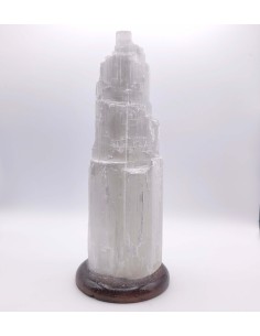 Candeeiro de selenite com base em madeira para purificação energética e elevação vibracional.